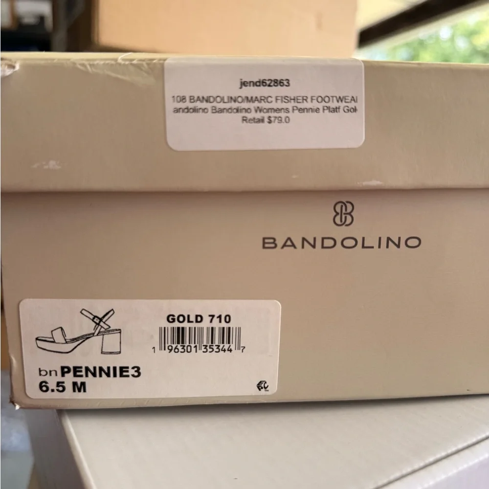 Bandolino Metallic Gold Block Heel Platform Sandal